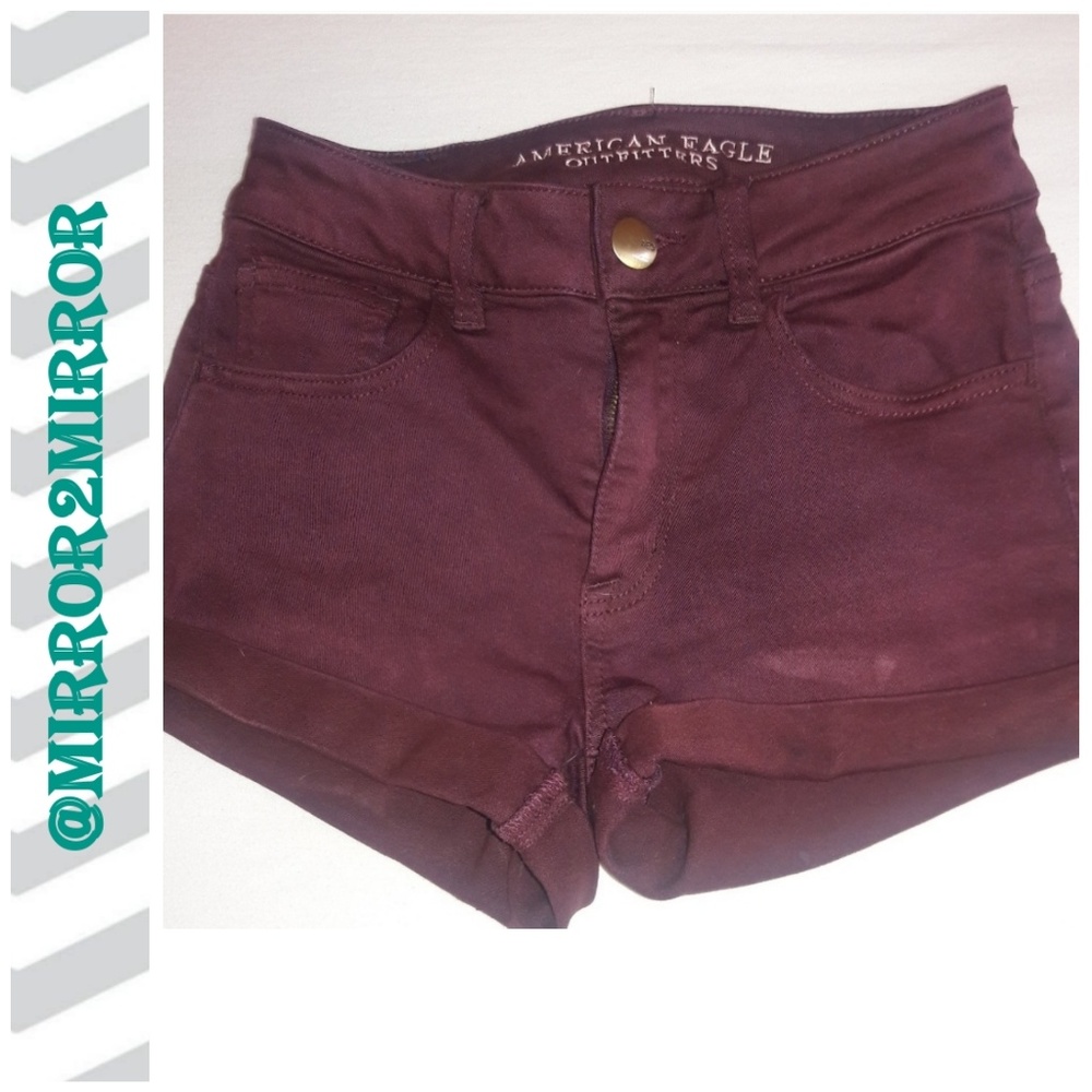 👖American Eagle Outfitters burgundy shorts
